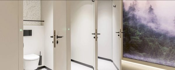 Пластик, ДСП чи HPL? Порівняння матеріалів для сантехнічних перегородок